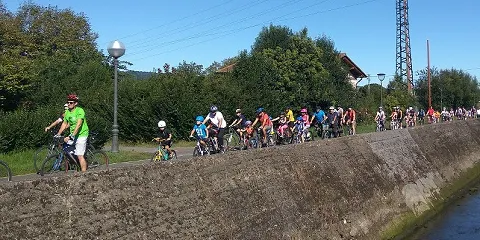 UNA MARCHA CICLISTA DE RÉCORD
