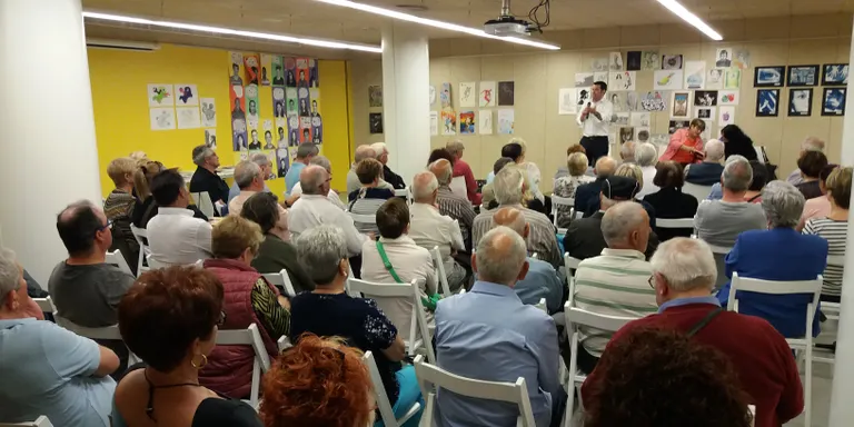 Acte del PSC per la defensa del sistema de pensions, amb Isabel López Chamosa