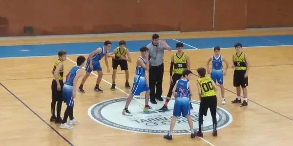 L’Infantil Torre Clima Slu rep el Manyanet Reus en un duel per la primera plaça