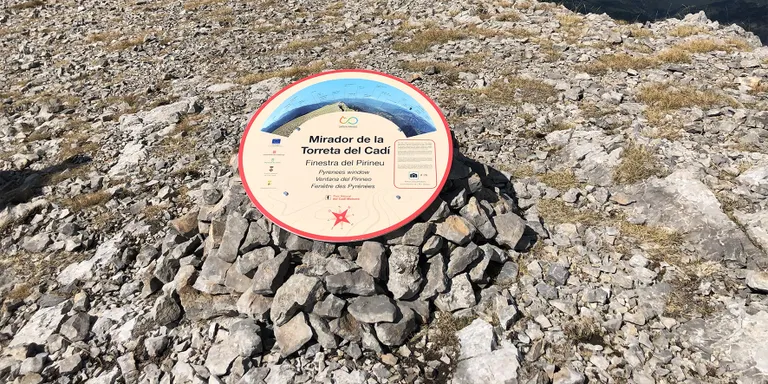 El projecte Camina Pirineus instal·la miradors de cim a la Torreta del Cadí i el Coscollet