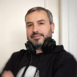 Albert Maynou, presentador "El Relleno" - episode art