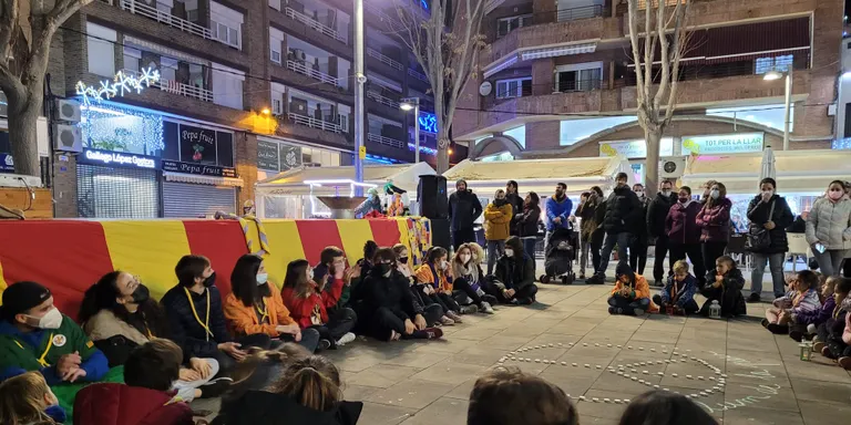 Torna la Llum de la Pau que ha portat el Cau de Pineda