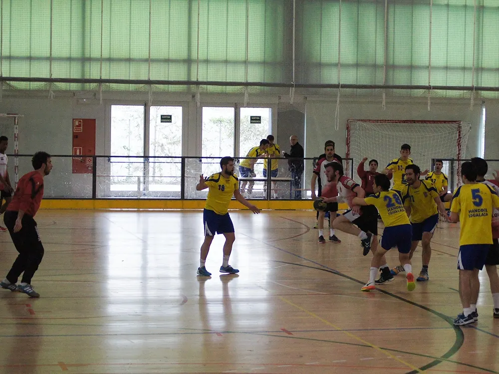 La falta d'encert ofensiu va ser un dels problemes de l'Handbol Rubí davant l'Igualada