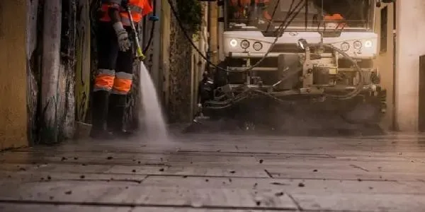 Torredembarra tornarà a posar el servei de neteja viària en mans d’una empresa externa