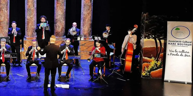 Mare Nostrum organitza amb èxit el concert de sardanes de Nadal
