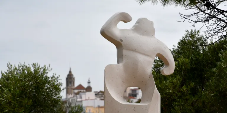Sitges inaugura una escultura en homenatge al Festival Internacional de Cinema Fantàstic