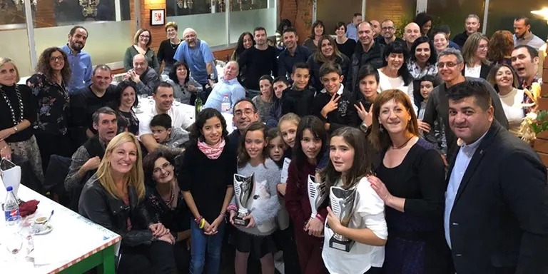 Vicente Blasco s’acomiada com a president a la Nit de la UAR