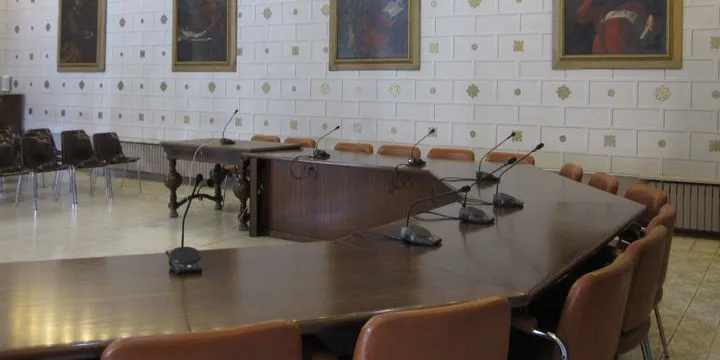 Els quadres de la Sala de Plens se'n van a l'Espai Ermengol