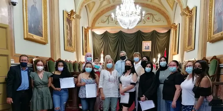 L’Ajuntament de Valls lliura els certificats d’acollida a 25 dones nouvingudes