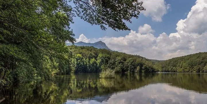 Sol, núvols i alguna tronada pel Montseny