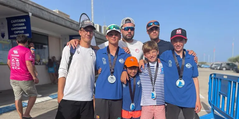 L’equip d’Optimist del Club Nàutic Cambrils aconsegueix quatre trofeus a la Regata Terres de Mestral