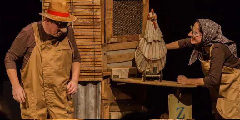 Tast de productes i teatre al 'Sent Almenara' a la Masia Isidori