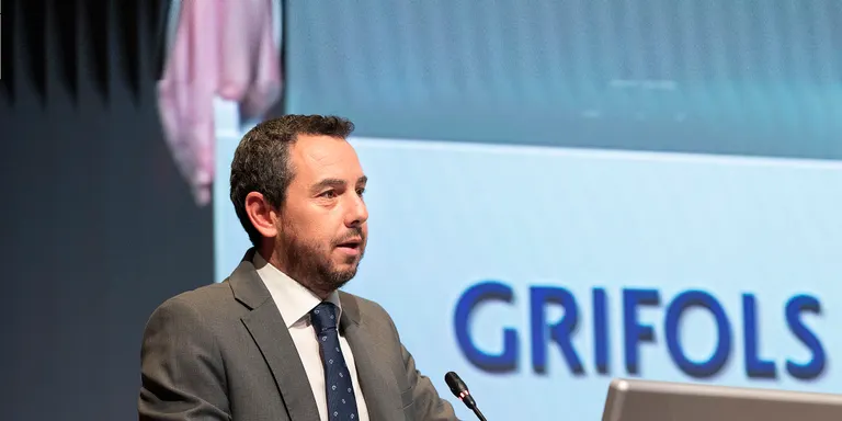 Grifols anuncia un pla de retallades que inclou un centenar d'acomiadaments a Catalunya