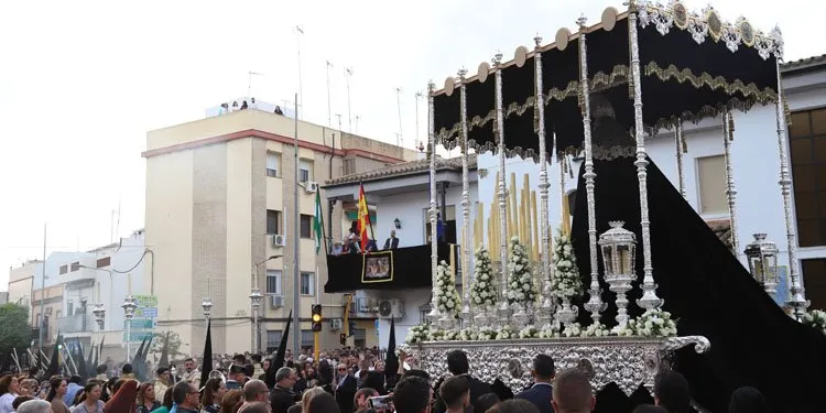 Los Muchachos de Consolación, la exaltación a la saeta y el azulejo de Jesús Nazareno de la calle Marcos de Cabrera, en ‘Semana Santa en la Campiña’