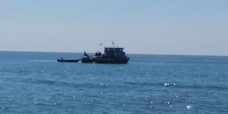 El Consell Comarcal treballa 180 metres mar endins en la reparació de l'emissari