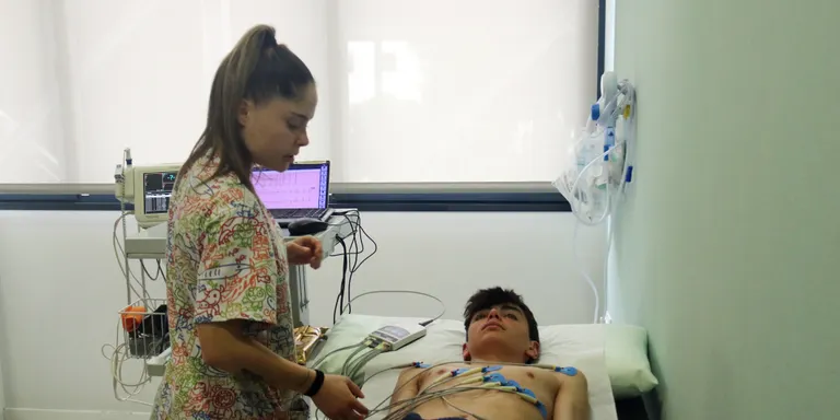 Sant Joan de Déu i el Clínic apliquen per primer cop a l’Estat la cirurgia cardíaca robòtica en infants i joves