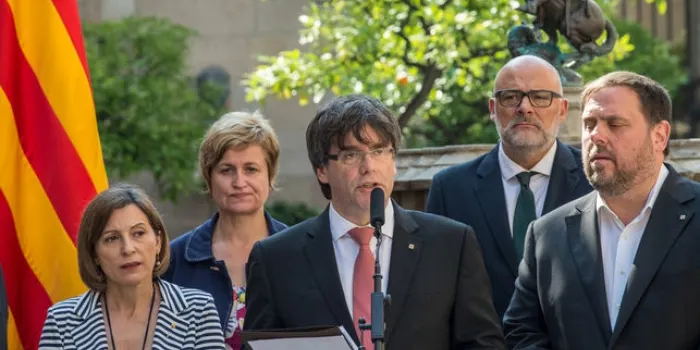 Els partits arenyencs valoren la convocatòria la data i la pregunta del referèndum
