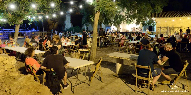 La tradicional Festa de la Granja torna un estiu més amb música, sopars i cultura popular