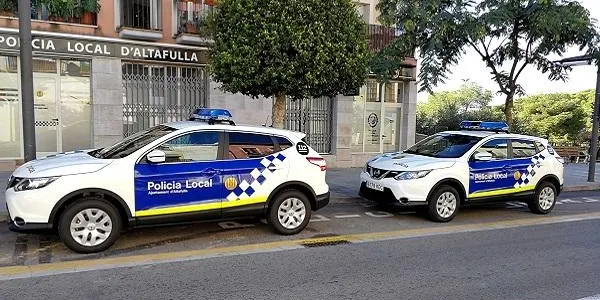 La Policia Local d’Altafulla substitueix dos dels seus vehicles després d’haver-se signat el contracte de rènting el mes d’agost
