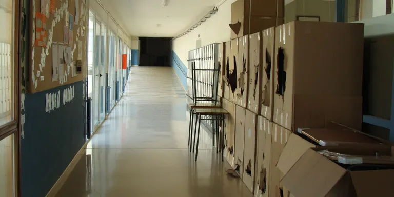 El curs 2017-2018 arrenca amb retirada de mòduls a l'Institut Joan Brudieu i continuïtat de l'escola d'Alàs
