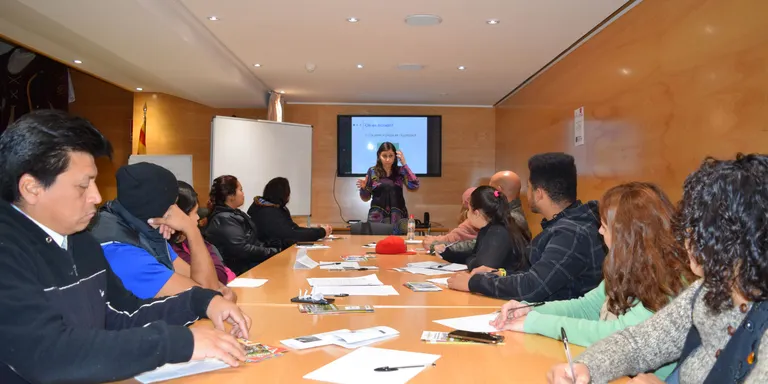 15 persones nouvingudes a Caldes reben la formació del Servei de Primera Acollida
