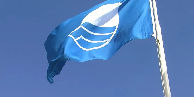 Les platges dels Pescadors i La Riera aconsegueixen novament la Bandera Blava