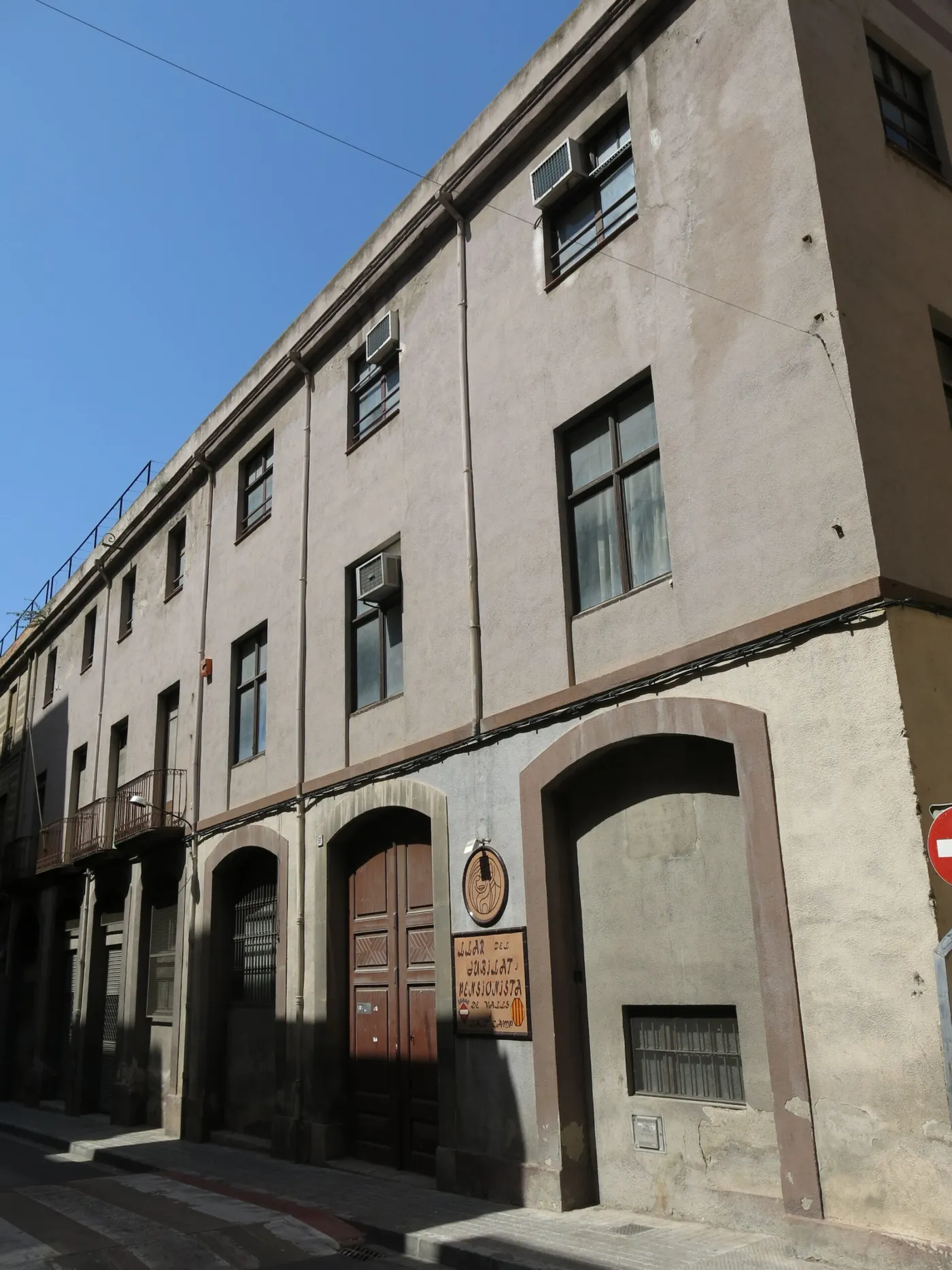 S’aprova la rehabilitació de Ca Xapes i l’adjudicació de càmeres de videovigilància