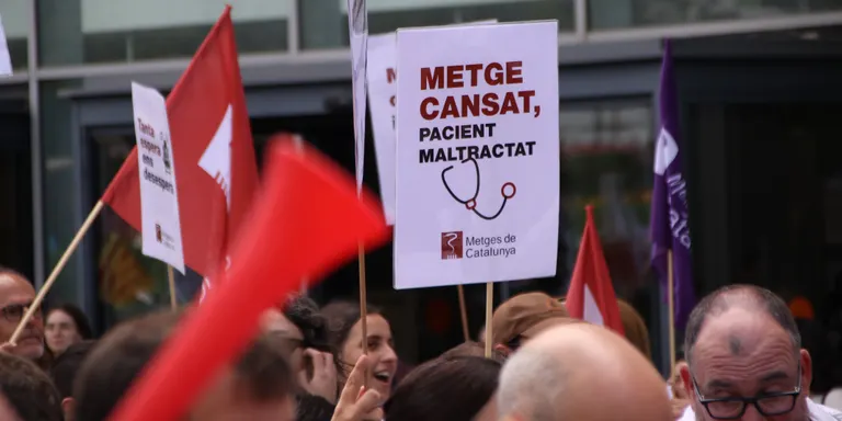 Els metges inicien avui una vaga indefinida a Catalunya per reclamar millores laborals