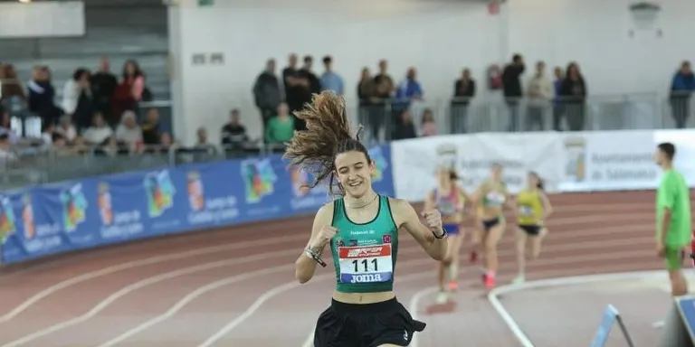 Marta Mitjans es proclama campiona d'Espanya sots 18 en 800 m pista coberta