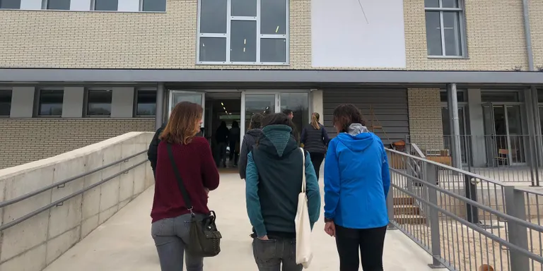La comunitat educativa del Vinyet estrena avui la nova escola 15 anys després de la seva creació
