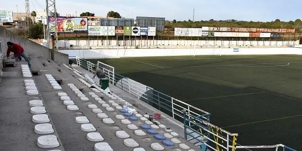 L’Estadi Municipal de Torredembarra disposarà d’unes grades renovades a partir de la setmana vinent