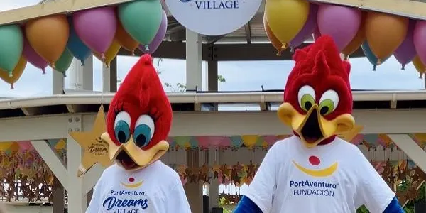 PortAventura World amplia el projecte social Dreams Village amb la construcció de quatre nous habitatges