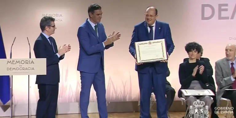 El govern espanyol homenatja la figura de Salvador Espriu