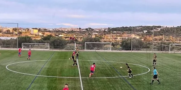 El CE Altafulla paga car els errors defensius i suma un punt davant el Montblanc (2-2)