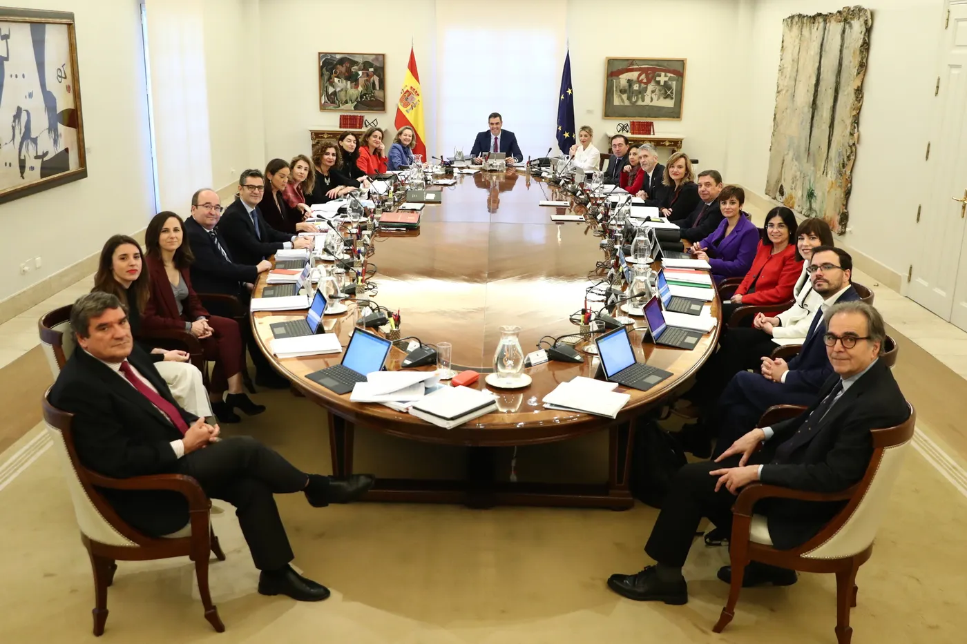 El govern espanyol elimina l'IVA d'aliments de primera necessitat i crea un xec de 200 euros per a famílies vulnerables