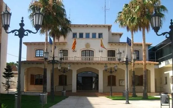 La comunitat àrab de Roda de Berà es concentra contra el terrorisme aquest dimecres