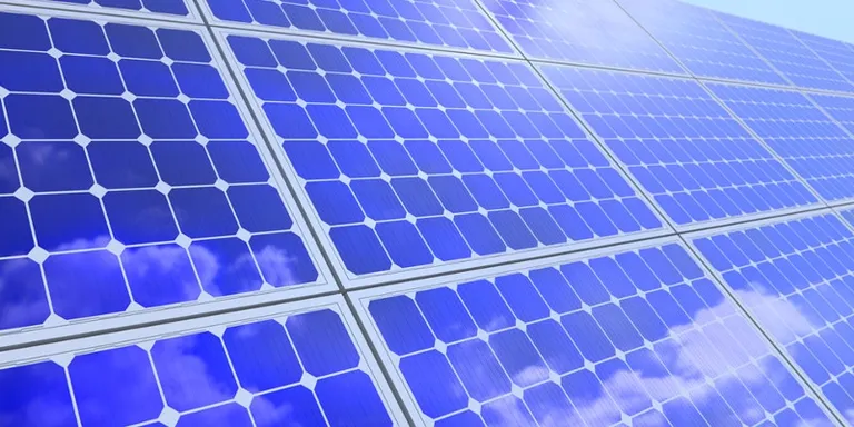 FGC estudia funcionar amb un 50% d’energia solar el 2020