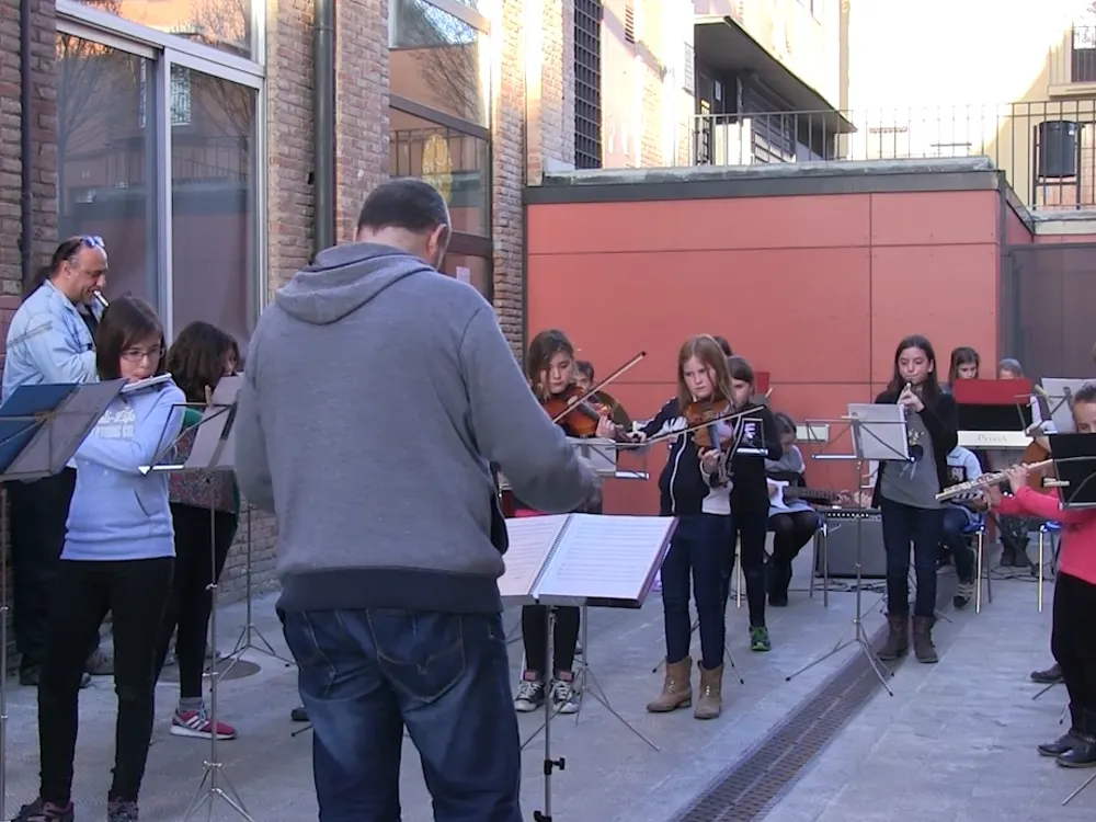 Alumnes de l'escola de música assajant per la setmana de l'any passat. Foto/Escola de Música