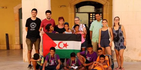 L’Ajuntament d’Altafulla rep els deu infants sahrauís que s’allotgen a l’Alberg Casa Gran durant el mes d’agost