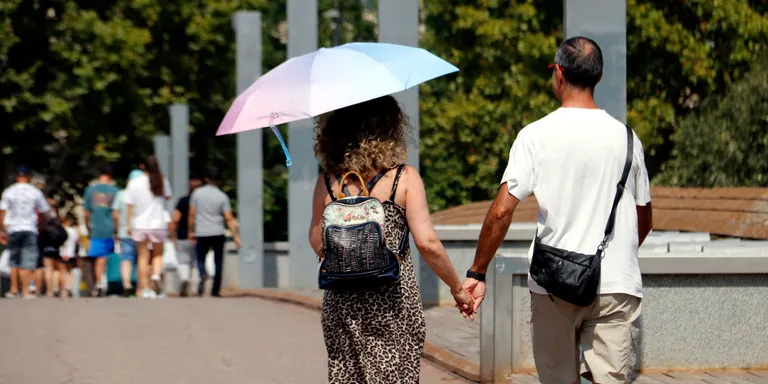 L’alerta per calor molt intensa es pot allargar fins dimarts al vespre i es preveu que el pic arribi aquesta tarda