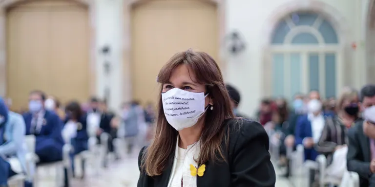 Borràs és escollida presidenta del Parlament en segona votació amb els vots d'ERC i JxCat i l'abstenció de la CUP