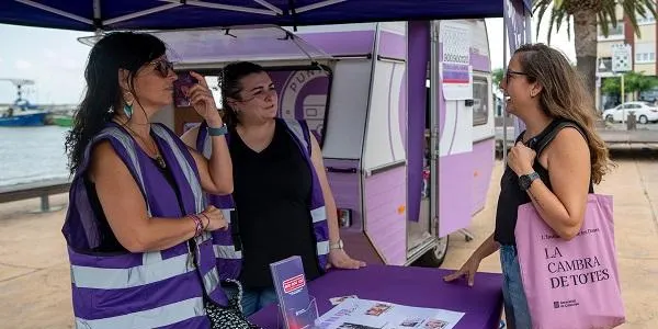 El mercat setmanal de Torredembarra acull aquest dimarts el Punt Lila Mòbil