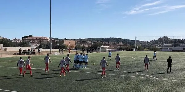 La Riera suma un punt contra el Segur i obre el camí de l’esperança (2-2)