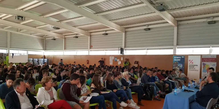 Més de 300 alumnes dels Pallars es troben en una jornada d'emprenedoria