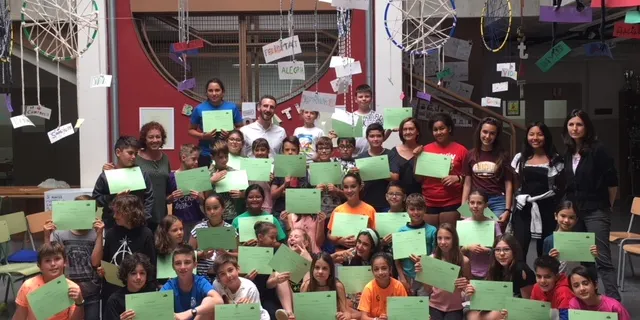 Alumnes de l’Escola Montbui, dels cursos de 4r a 6è de primària, han rebut diplomes que acrediten la seva condició de mediadors de pati