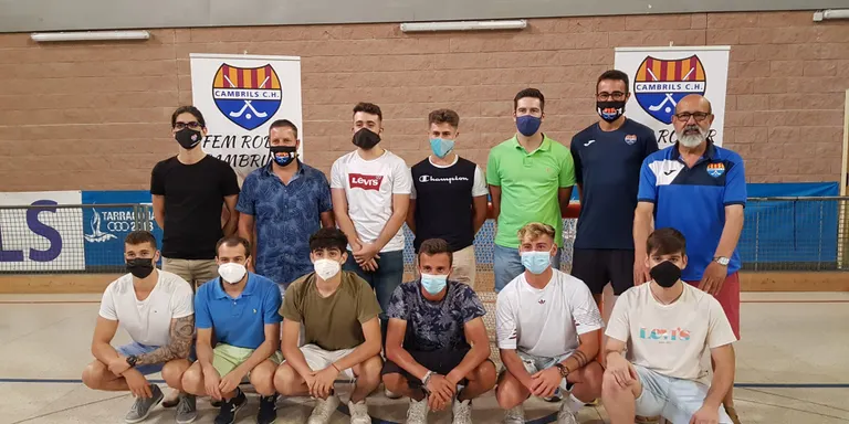 El Cambrils Club Hoquei presenta el seu equip sènior, que compta amb sis cares noves