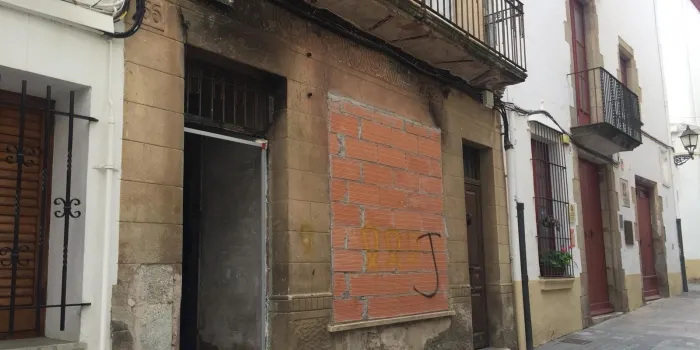 Comencen les obres de rehabilitació de la planta baixa de ‘Can Portell’ per tal d’adaptar-la com a seu de l’Associació de Puntaires