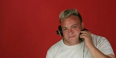 Mor Xavi Abad, DJ i col·laborador de RàdioSeu