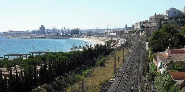 El govern espanyol reitera que l'ample de via internacional connectarà Tarragona amb Europa abans del 2026