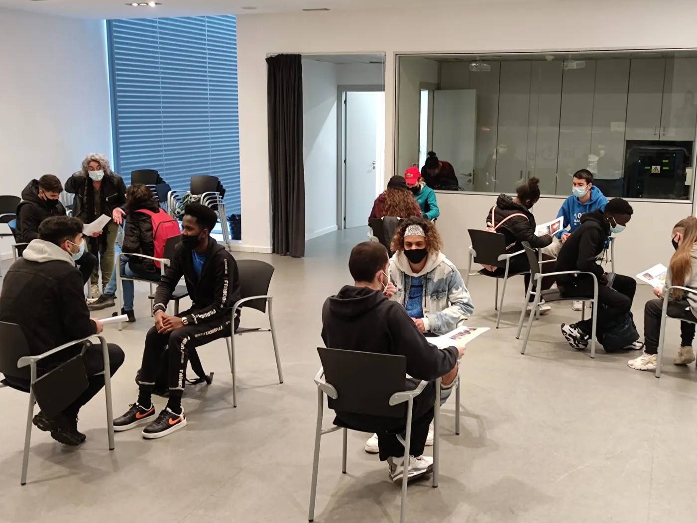 L'Escola d'Adults de Pineda i la Fundació Gentis participen en una acció per fomentar l'ús del català